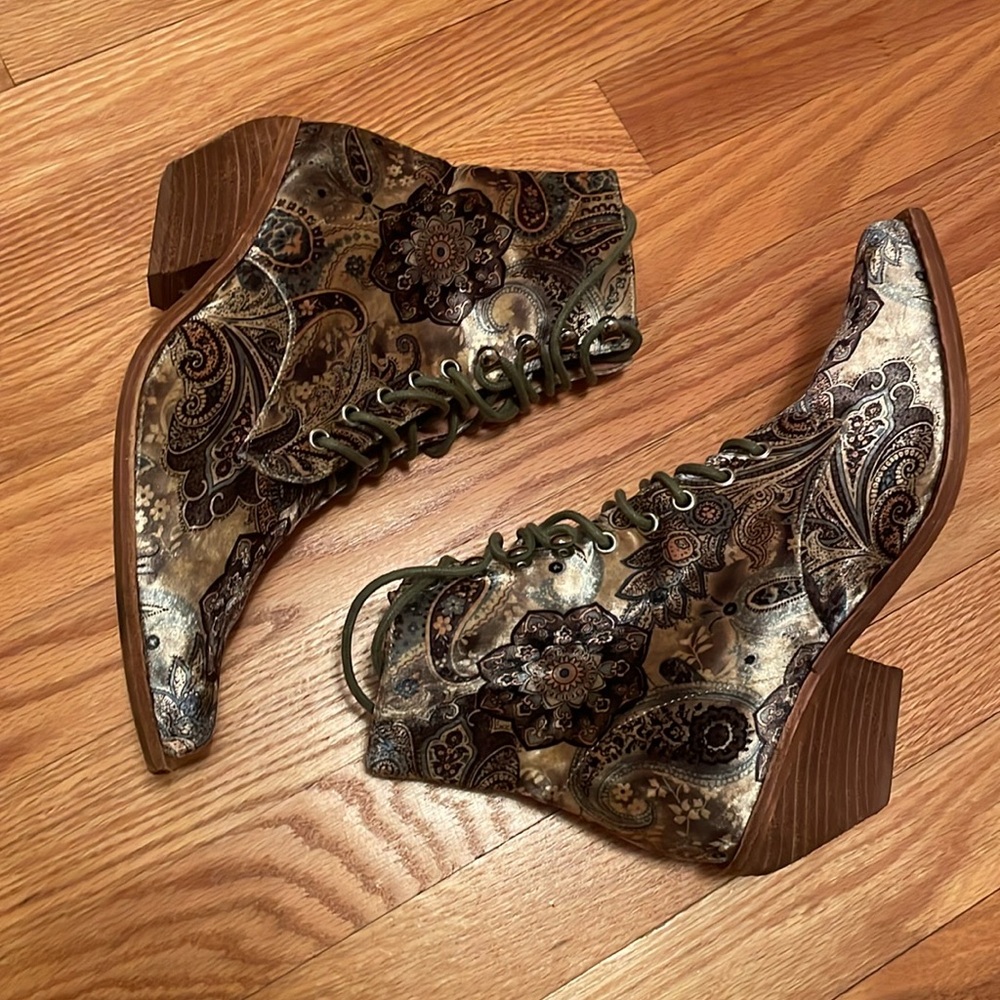 Jeffrey Campbell. Elmcroft. Paisley. Boots. Size 9.